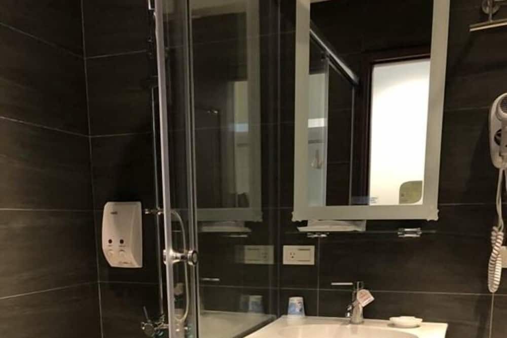 Photo of Bathroom in Taoyuan City Centre