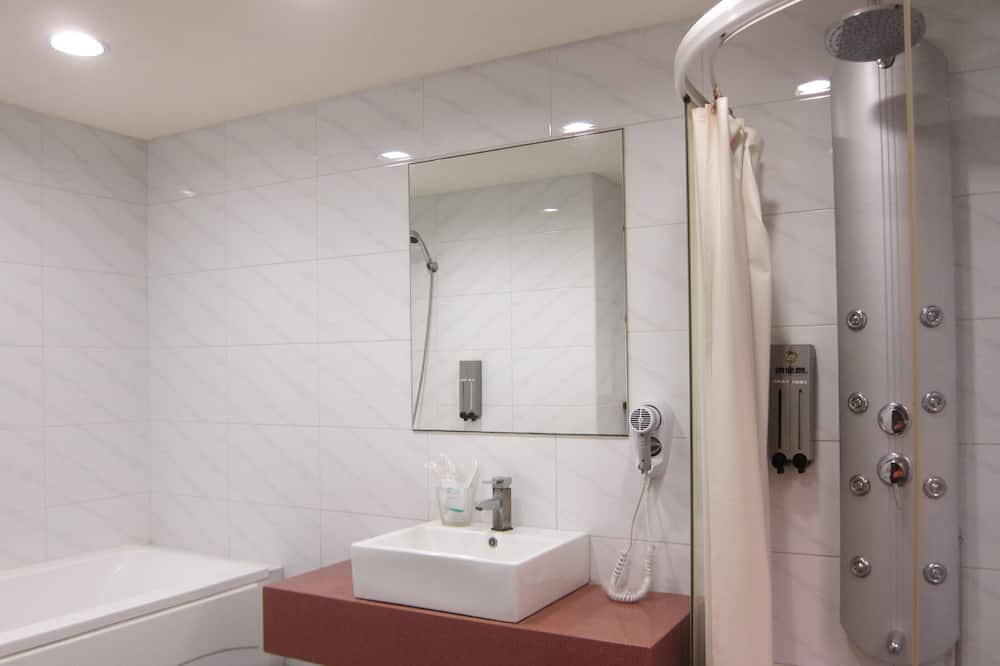 Photo of Bathroom in Taishan
