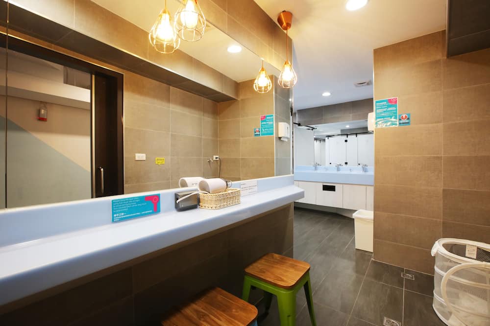 Photo of Bathroom in Central District