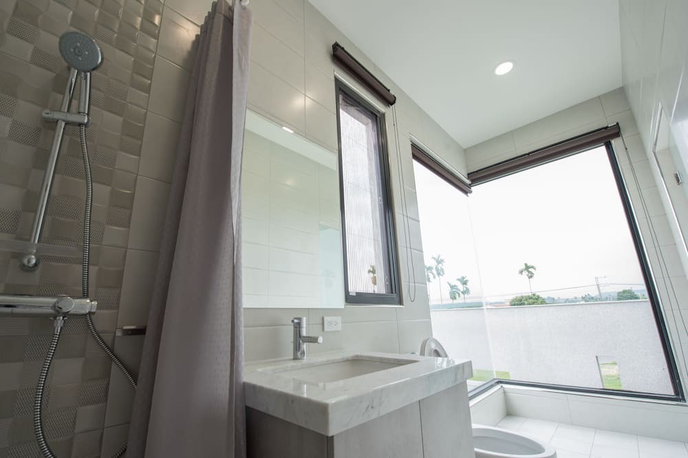 Photo of Bathroom in Zhongpu