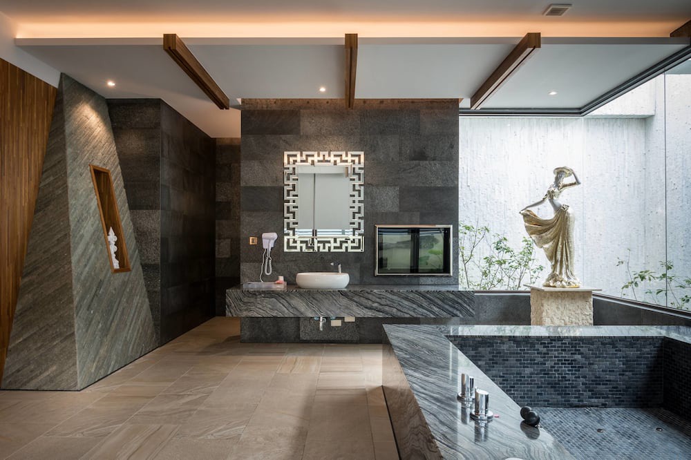 Photo of Bathroom in Nantun District