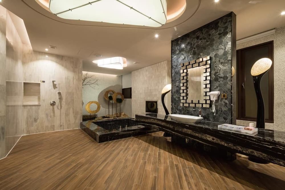 Photo of Bathroom in Nantun District