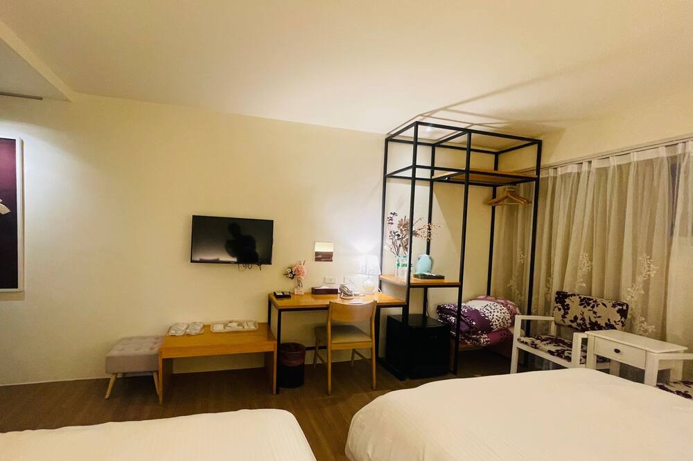 Photo of Bedroom in West District