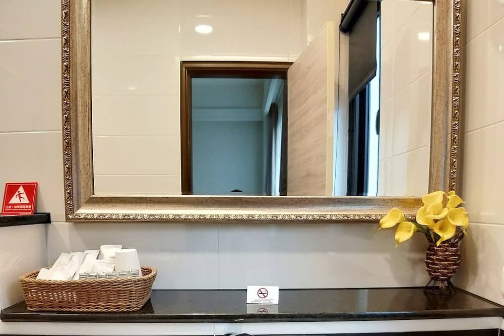 Photo of Bathroom in Jiji