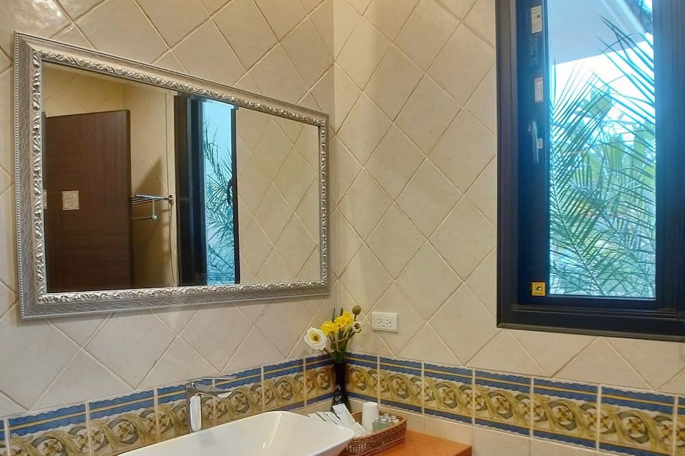 Photo of Bathroom in Jiji