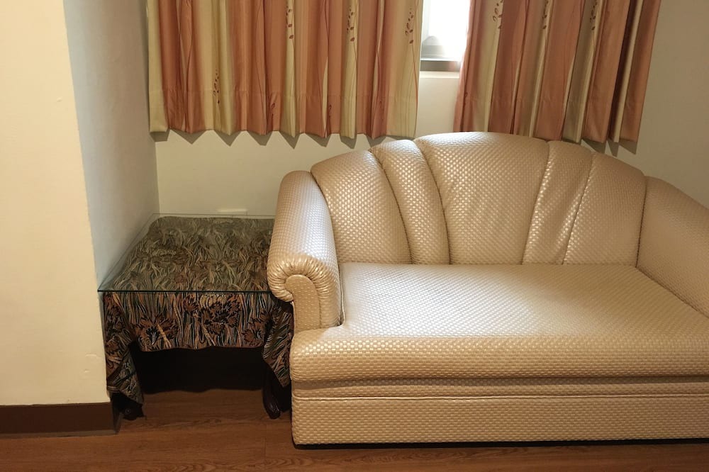 Photo of Livingroom in East District