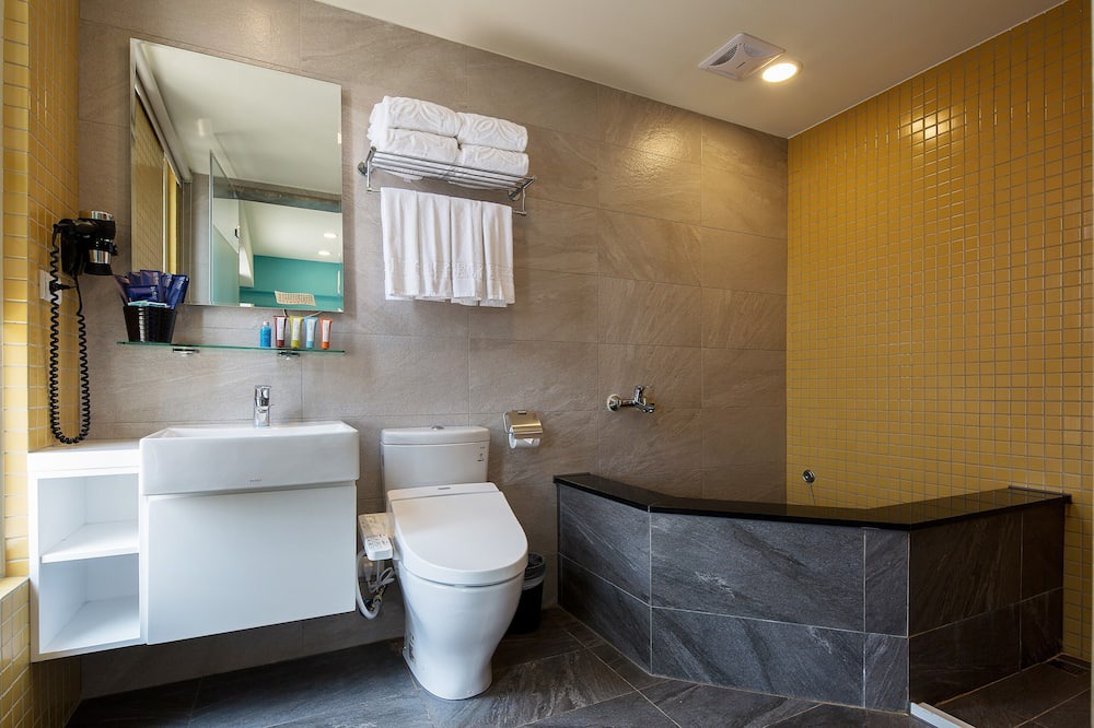 Photo of Bathroom in University District