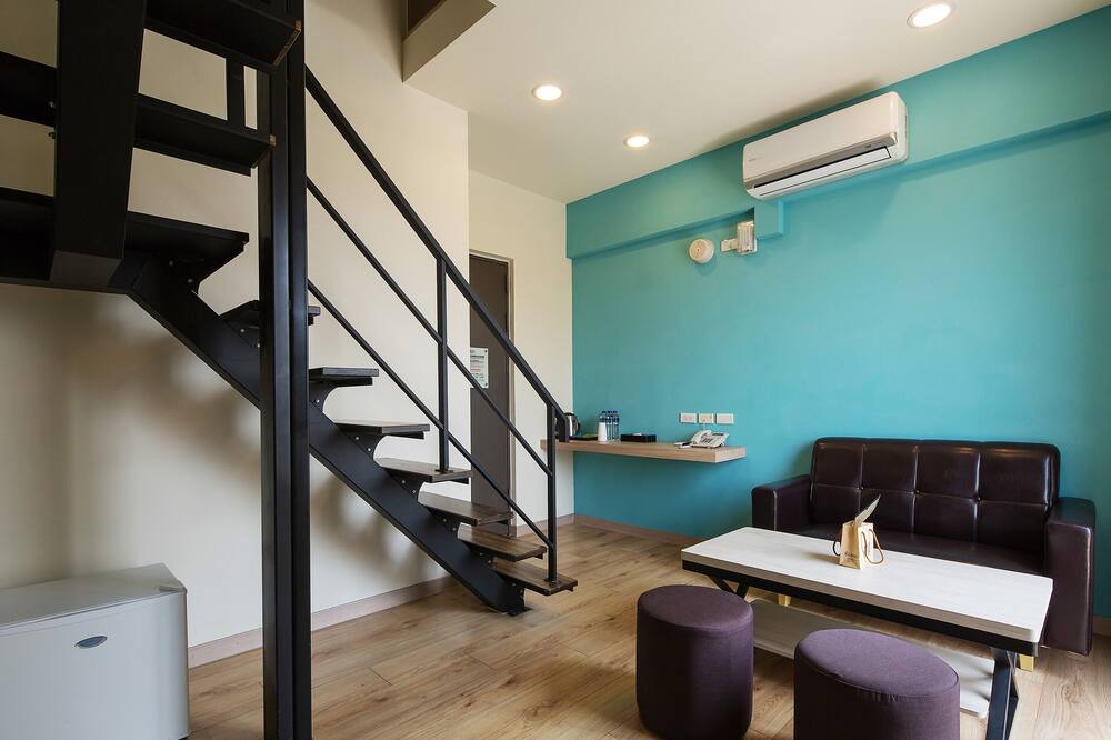 Photo of Livingroom in University District