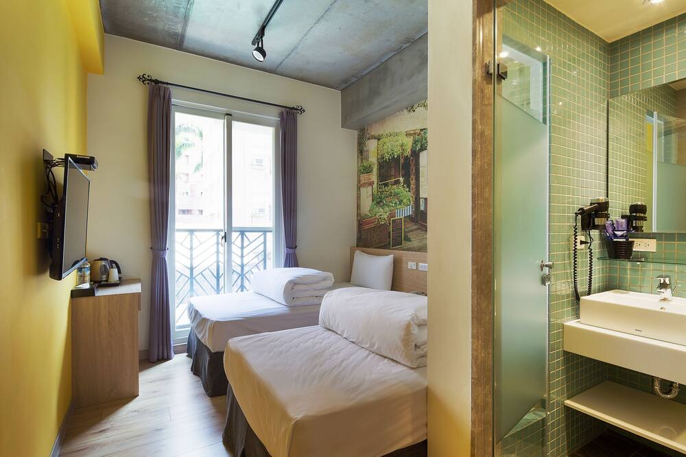 Photo of Bedroom in University District