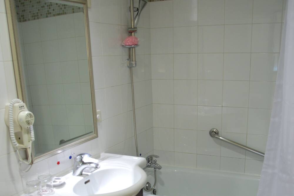 Photo of Bathroom in East District