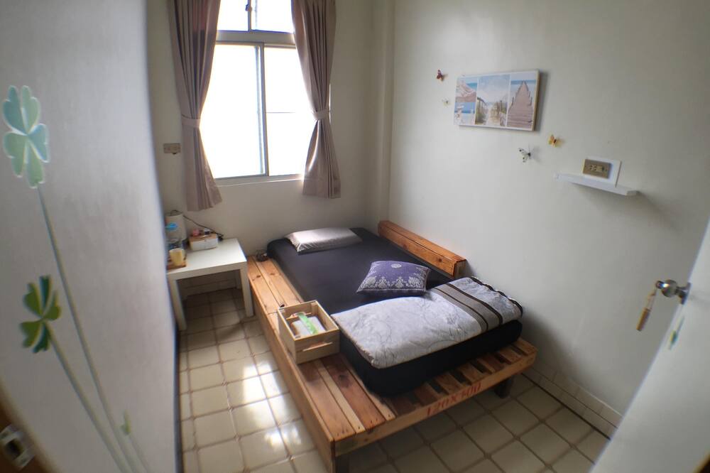 Photo of Bedroom in East District