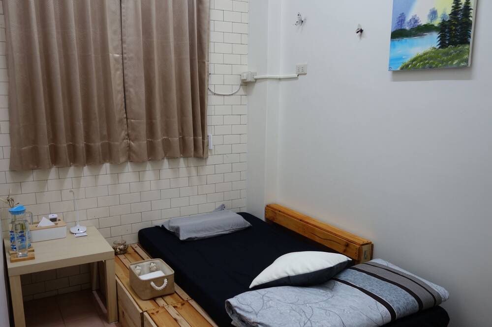 Photo of Bedroom in East District