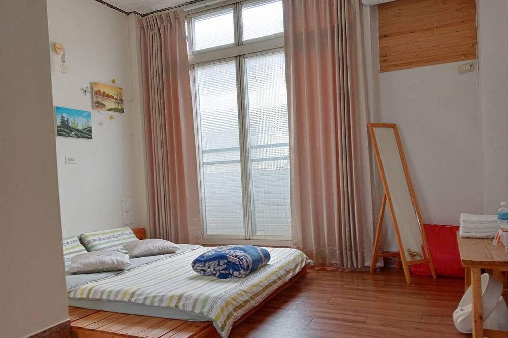 Photo of Bedroom in East District