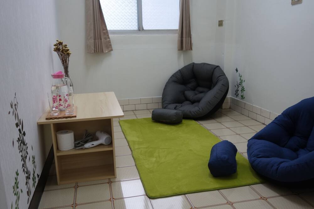 Photo of Livingroom in East District