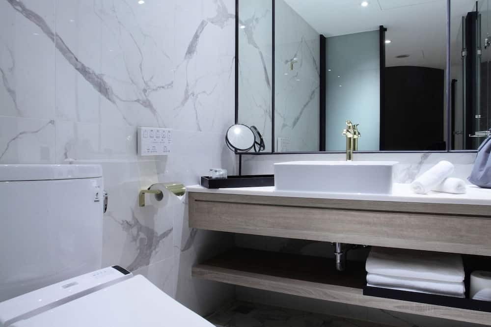 Photo of Bathroom in Ren'ai District