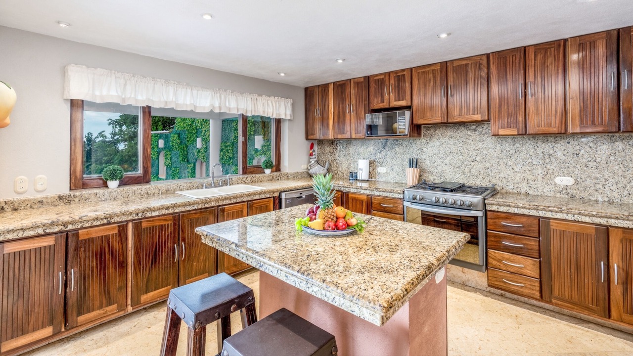 Photo of Kitchen in South Shore Hotel Area