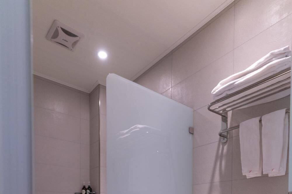 Photo of Bathroom in Puli