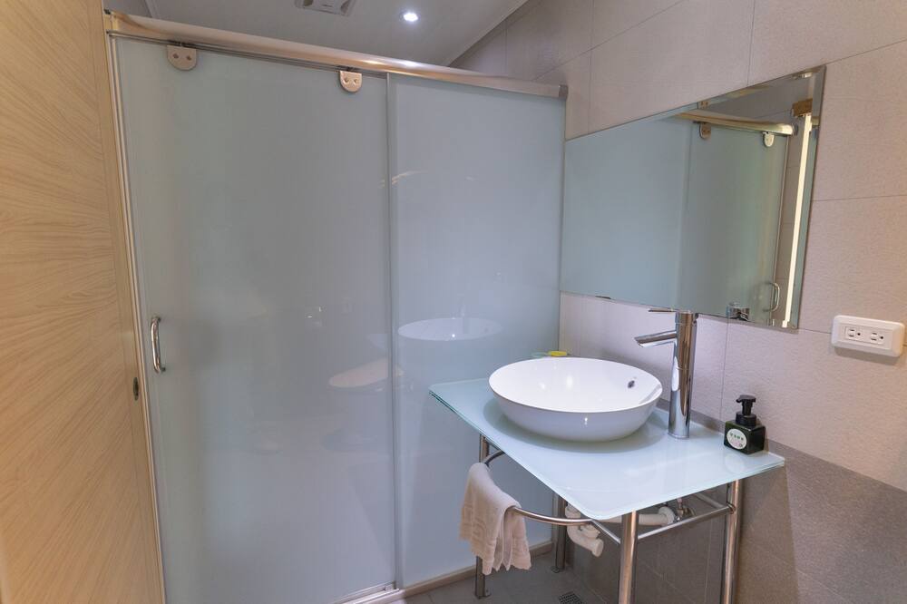 Photo of Bathroom in Puli