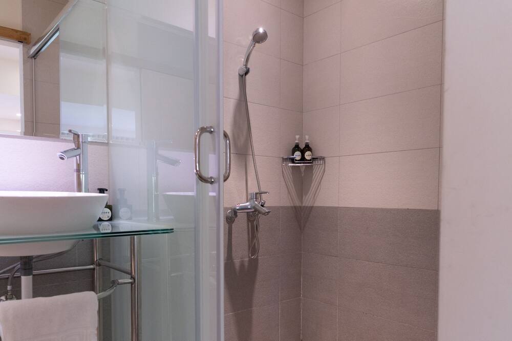 Photo of Bathroom in Puli