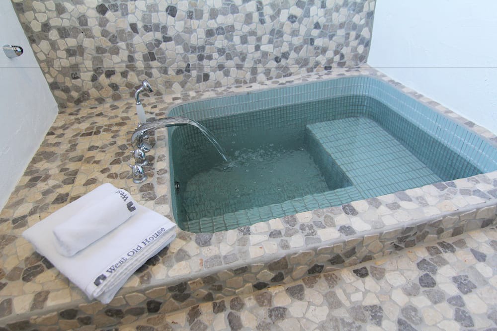 Photo of Bathroom in Eluan