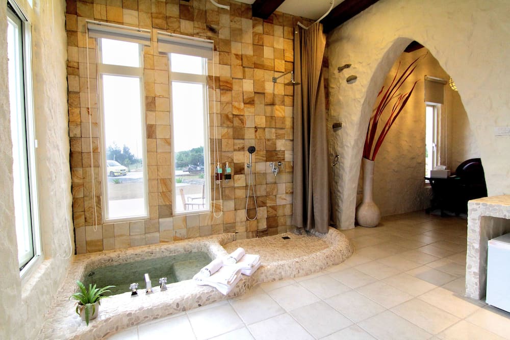 Photo of Bathroom in Eluan
