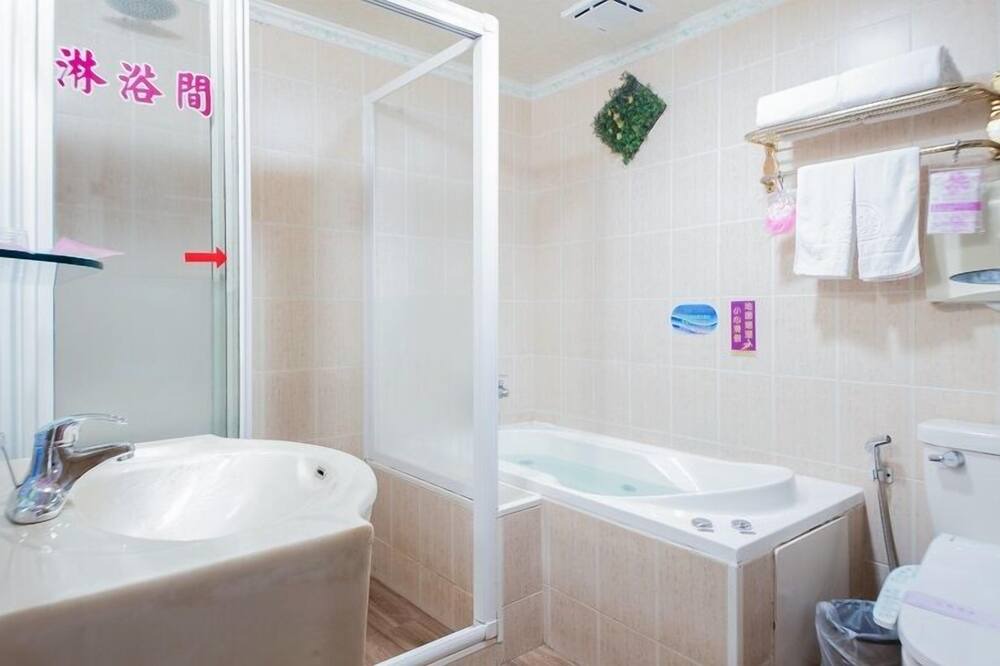 Photo of Bathroom in Xinying