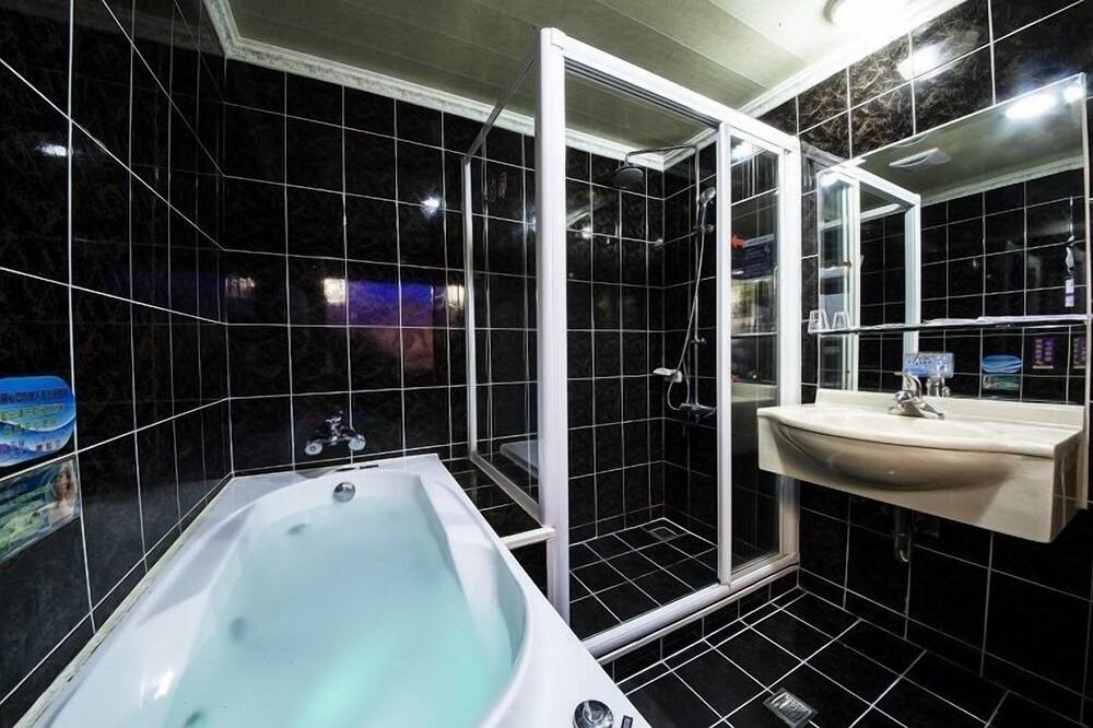 Photo of Bathroom in Xinying