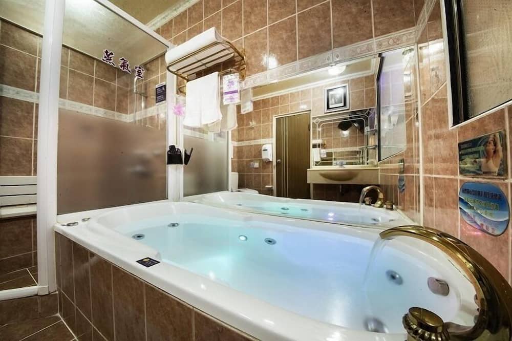 Photo of Bathroom in Xinying