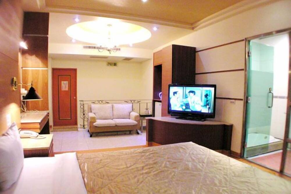 Photo of Bedroom in East District