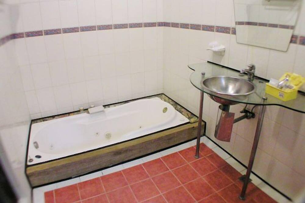 Photo of Bathroom in East District