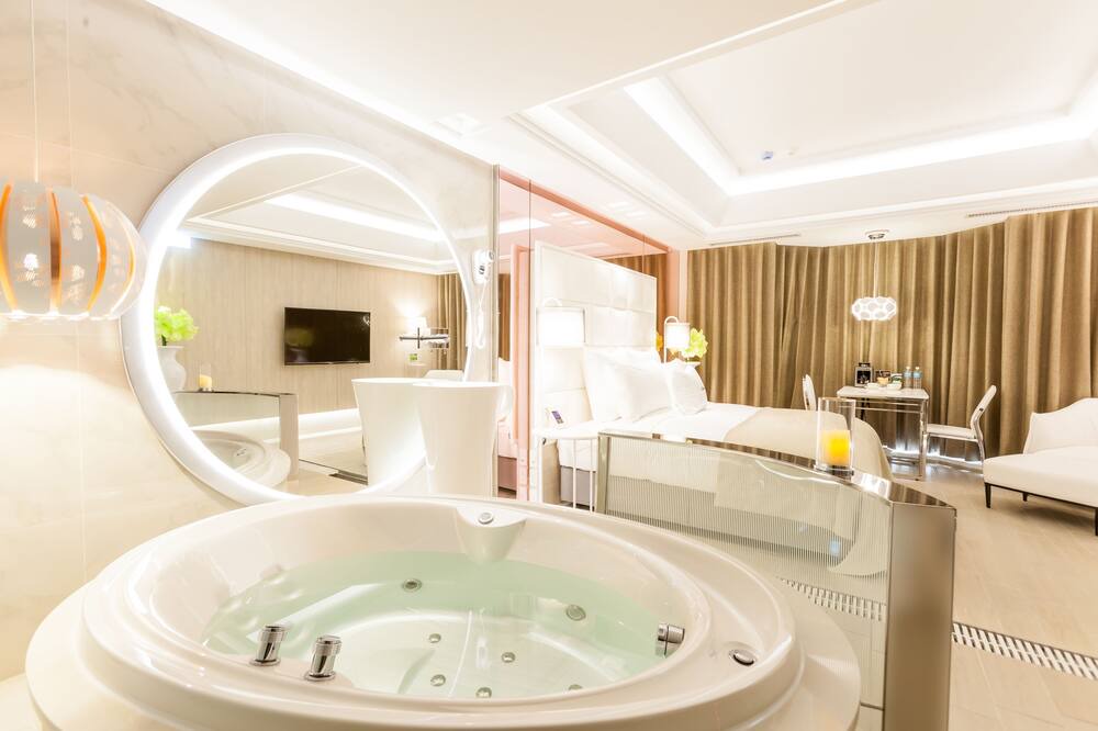 Photo of Bathroom in Taoyuan District