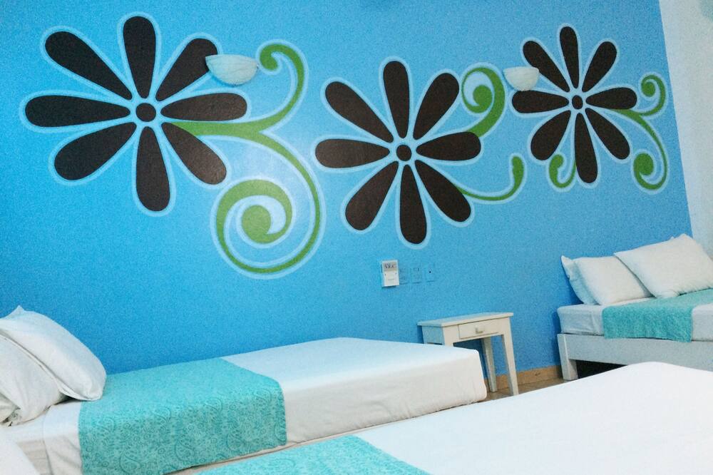 Photo of Bedroom in R