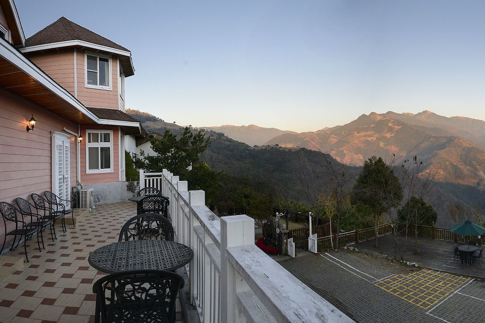 Photo of Patio Balcony in Ren'ai