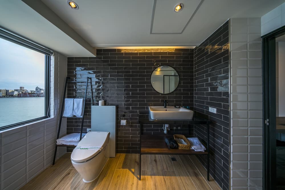 Photo of Bathroom in Gushan District