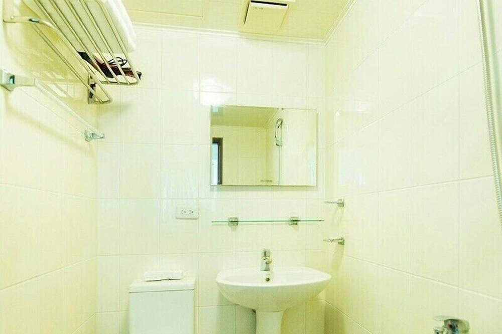 Photo of Bathroom in University District