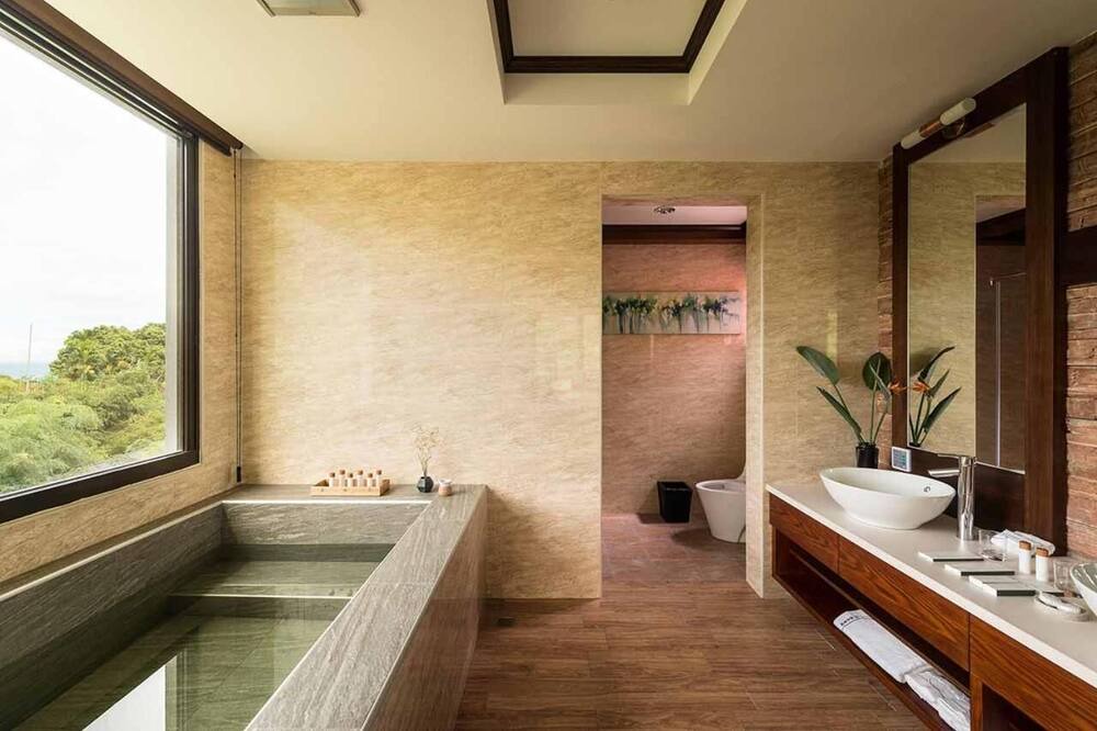 Photo of Bathroom in Donghe