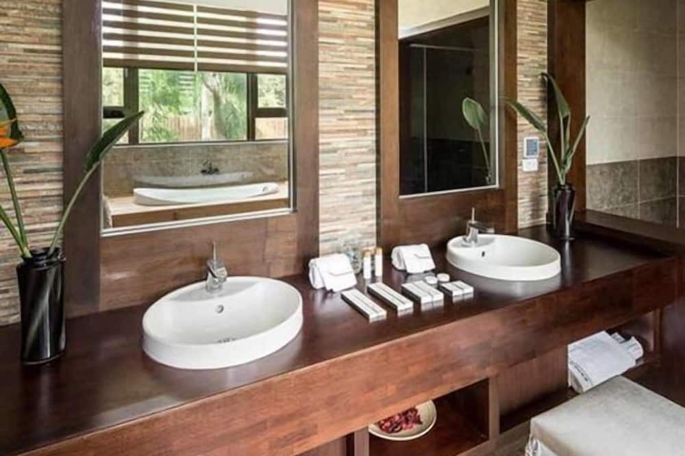 Photo of Bathroom in Donghe