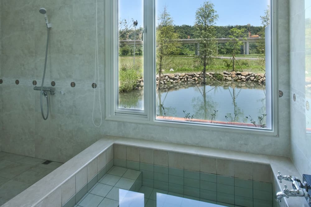 Photo of Bathroom in Puli