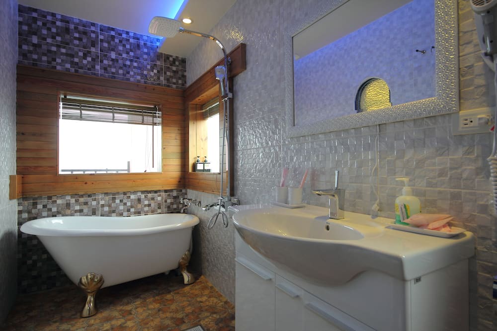Photo of Bathroom in Xincheng