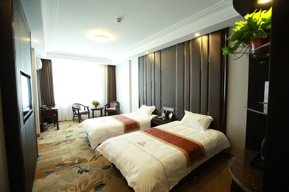 Photo of Bedroom in Mingsha Mountain and Crescent Spring