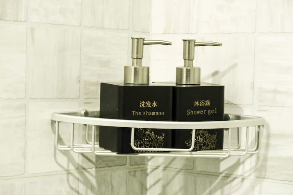 Photo of Bathroom in Mingsha Mountain and Crescent Spring