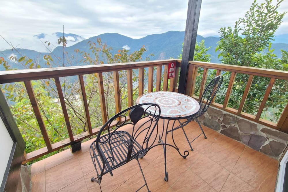Photo of Patio Balcony in Ren'ai
