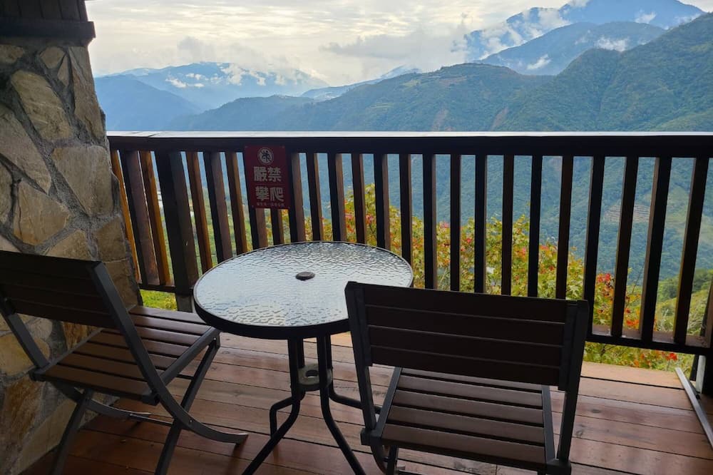 Photo of Patio Balcony in Ren'ai