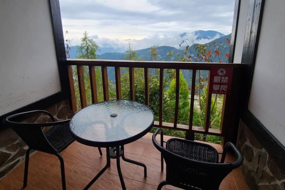 Photo of Patio Balcony in Ren'ai