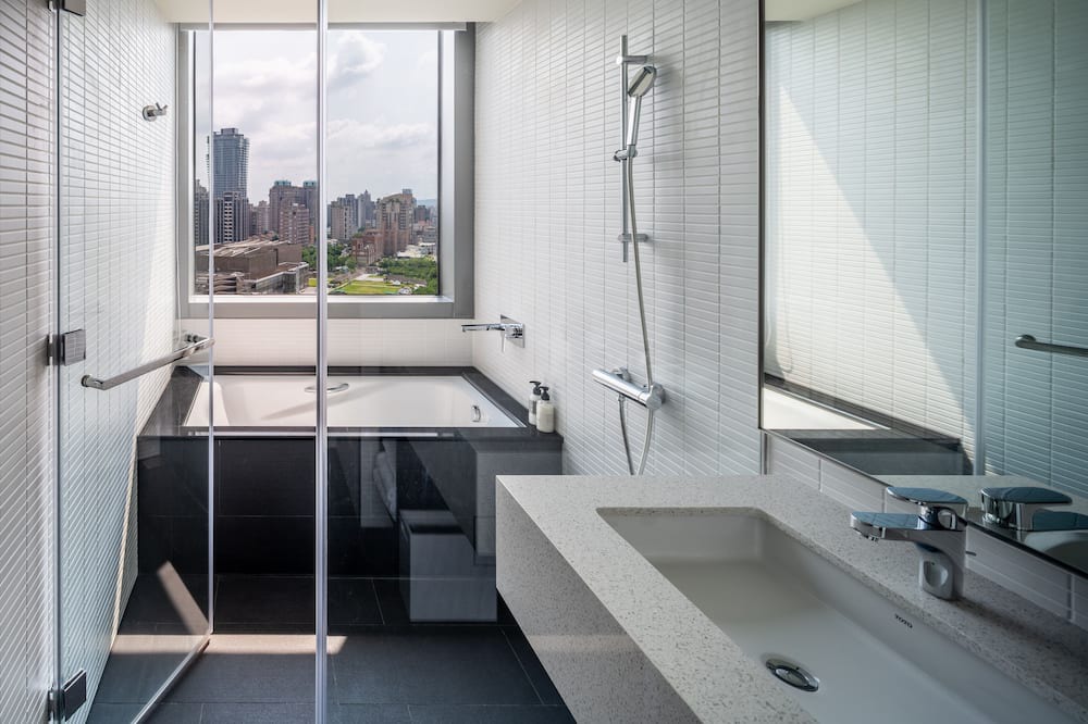 Photo of Bathroom in West District