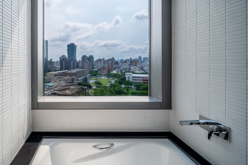 Photo of Bathroom in West District
