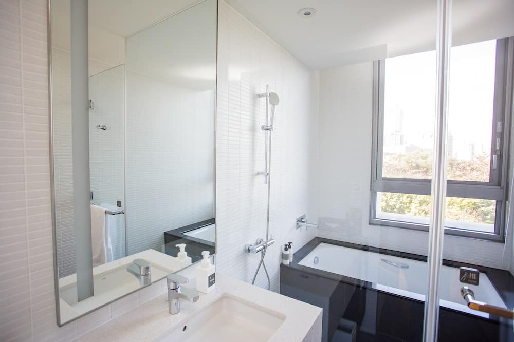 Photo of Bathroom in West District