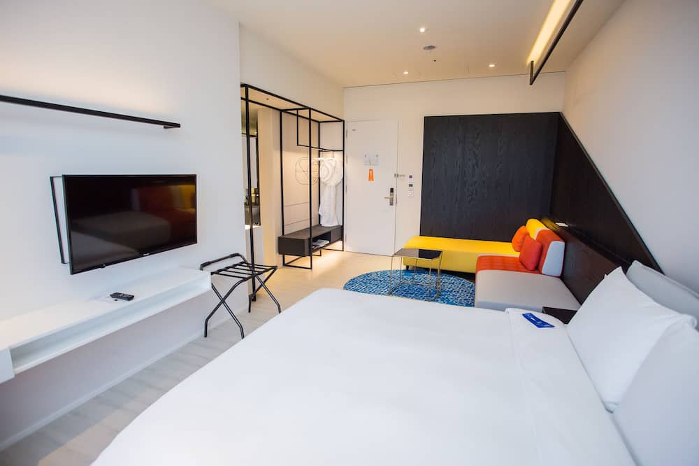 Photo of Bedroom in West District