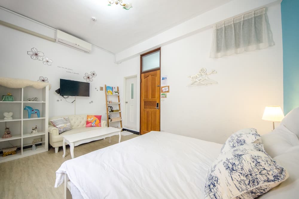 Photo of Bedroom in East District