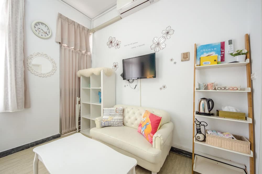 Photo of Bedroom in East District